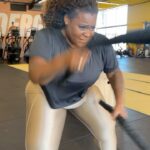 Jojo Todynho Instagram - Pular corda na infância era melhor, agora é na rédia do galope.🤬🏋🏾‍♀️🤪 @moises_personaltrainer