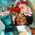 Jojo Todynho Instagram - Vivendo lindamente o maior espetáculo da terra com @jeanpaulgaultier e o Baile da Arara #10 anos 😍 Noite muito espetacular e conhecendo a novidade, o novo La Belle Paradise Garden um floral tropical e arrebatador! Uma explosão de íris e lírio d’água azul, irresistível e refrescante, capturando a essência da nossa feminilidade em cada gota. Eu amei cada detalhe desse lançamento, e vocês com certeza vão se apaixonar também.. #JPGLovesCarnaval #paradisegarden