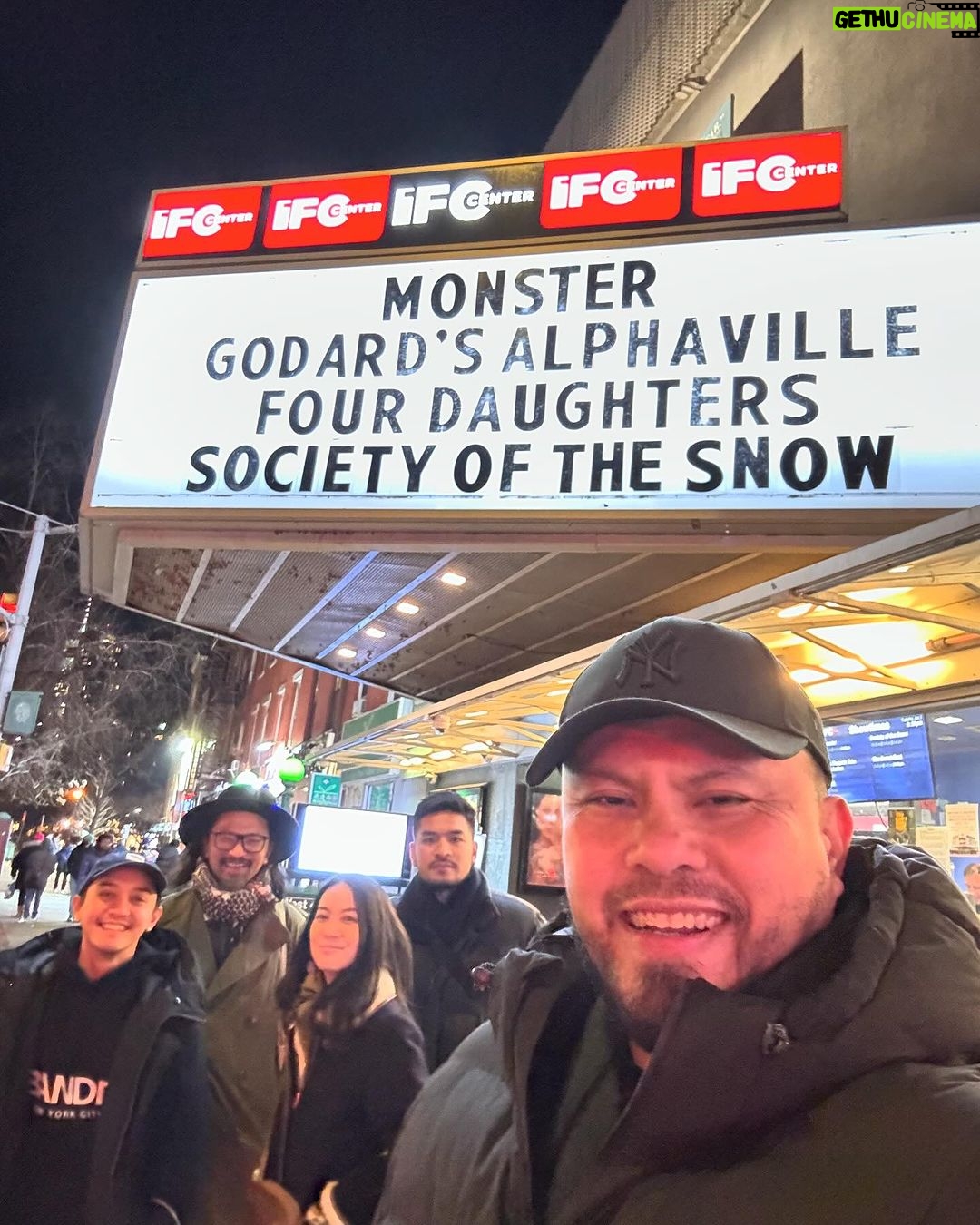 Joko Anwar - 11.8K Likes - Barusan nonton film MONSTER karya master storyteller Hirokazu Kore-eda. Ada yang bilang, yang kita rasakan dalam setahun ditentukan dari film pertama yang kita tonton tahun itu. And Monster is a beautiful, tender, unpredictable film. A master class in directing and acting. Please please watch it. Currently playing in selected cinemas in Indonesia. If you watch it with someone, I guarantee you there’ll be a pleasant conversation afterwards. Unforgettable. Please, please watch it as soon as possible.