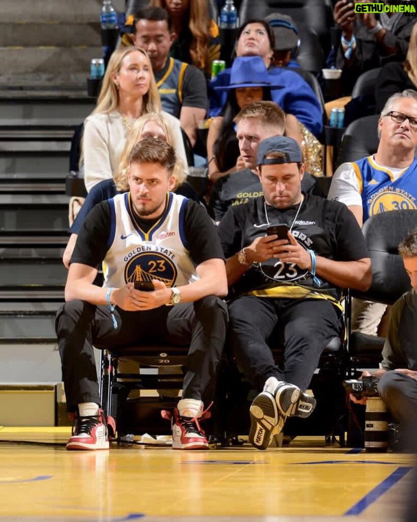 Jon Vlogs Instagram - Uma noite inesquecível de NBA 🏀🔥 📸 @noahgphotos San Francisco Bay Area