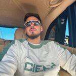 Jon Vlogs Instagram - FIZEMOS HISTORIA! 🙏 Oportunidades iguais a essa que nos levam para lugares como a Twitch Con em Las Vegas proporcionadas pela @samsungmobile são muito especiais pra mim. Foi incrivel poder fazer parte de algo tão grande, em outro país, com minha família e chat comigo acompanhando tudo de perto e interagindo. Obrigado mais uma vez ❤️ #TeamGalaxy #PlayGalaxy #Ad Las Vegas, Nevada