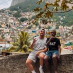 Jon Vlogs Instagram - Na Rocinha com meus mlks! A resenha é braba em todo lugar ❤️ Rocinha, Rio de Janeiro, Brasil