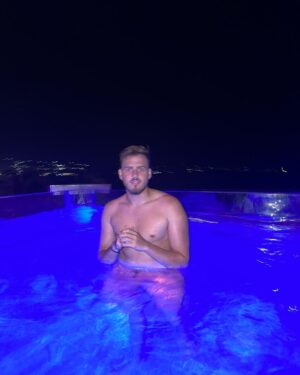 Jon Vlogs Instagram - never felt more alive 🥵