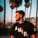 Jon Vlogs Instagram - Finalmente em Los Angeles! Obrigado pelo convite @valorantbrasil, já estava com saudade desse lugar maravilhoso! Passaremos um tempinho por aqui, muito conteúdo bom por vir e a resenha é garantida, vocês sabem ❤️