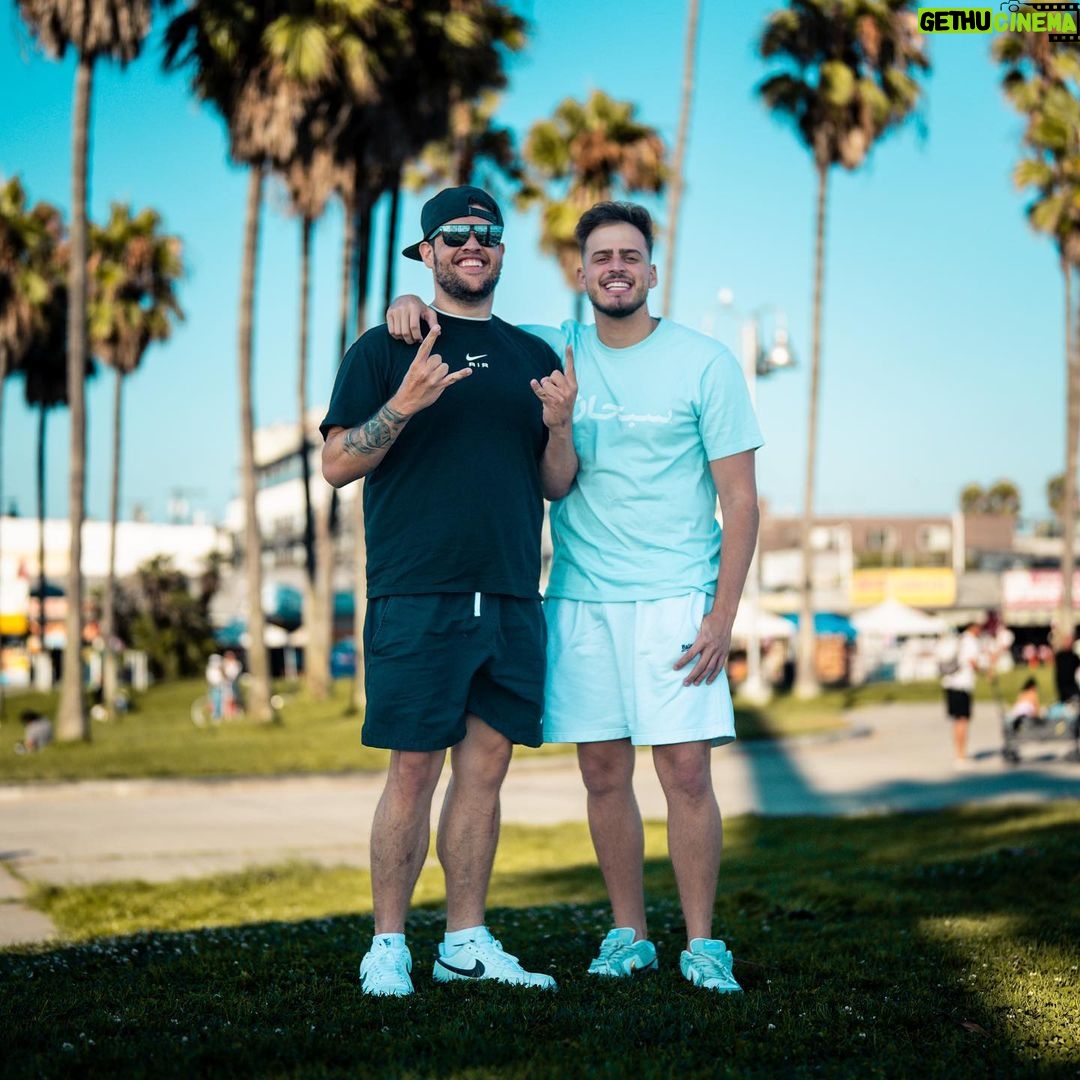Jon Vlogs - 488.3K Likes - California VIBEs aqui 🌴