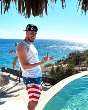 Jon Vlogs Instagram - Curaçao 🇨🇼