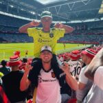 Jon Vlogs Instagram - Jogo do United x City com meu filhote, a resenha não para!! Valeu pelo convite @antony00, vc é brabo ❤️🔥 London, United Kingdom