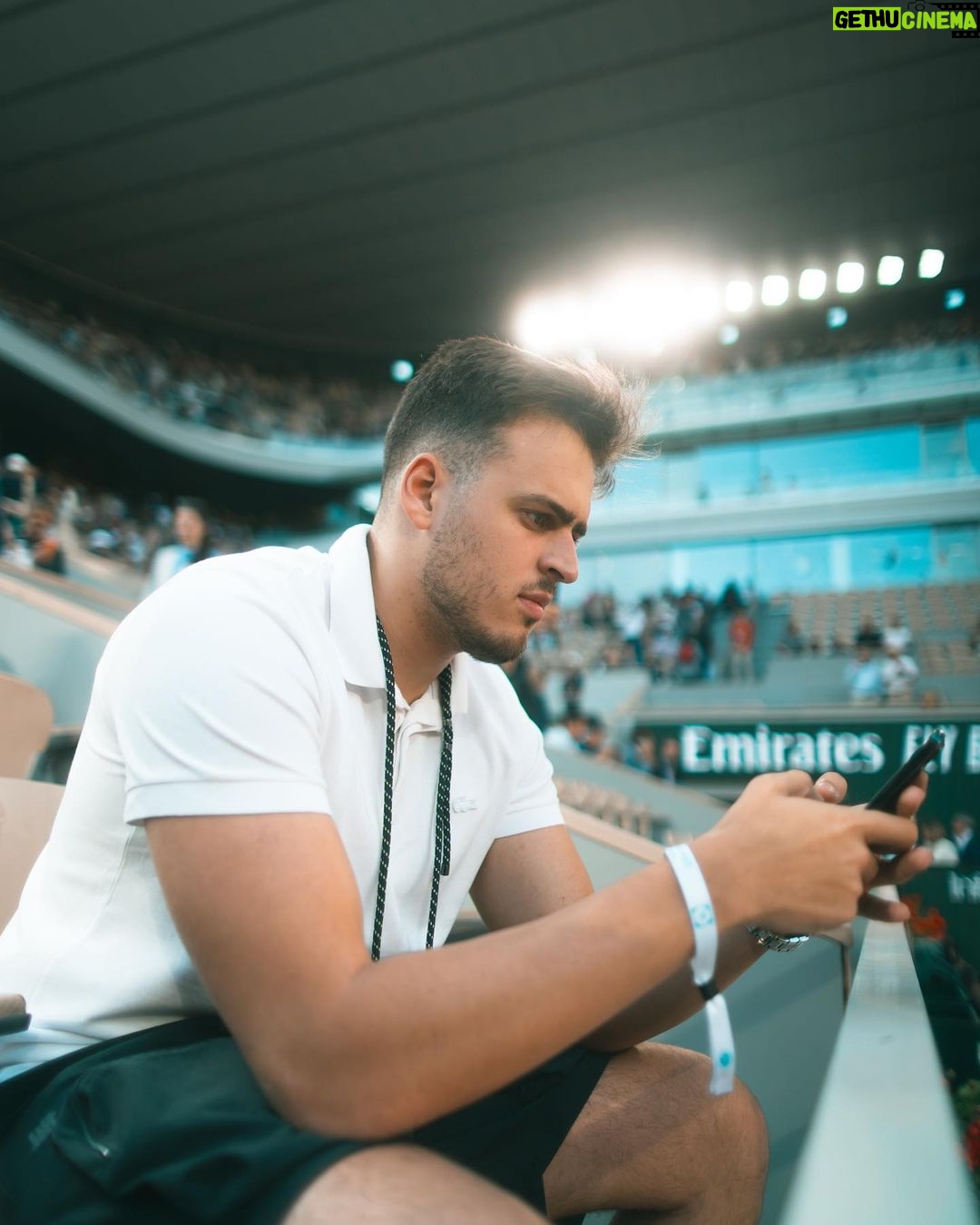 Jon Vlogs Instagram - Fui convidado pra fazer parte do time de creators da @renaultbrasil pra colar em Paris na Roland Garros e trazer varias novidades brabas pra vocês! Tem coisa boa vindo 🙏 Rolland Garros, Paris, France