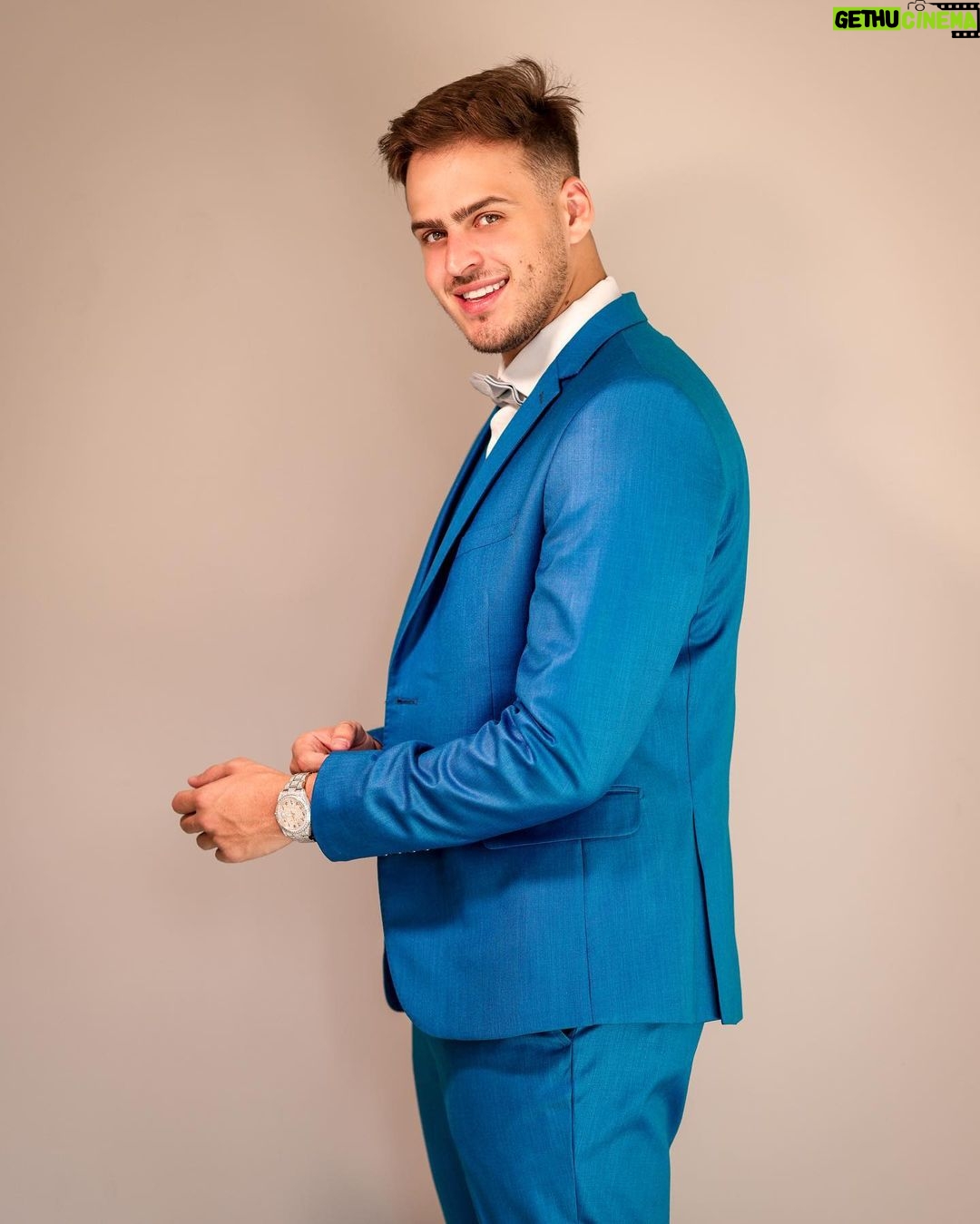 Jon Vlogs - 501.5K Likes - Até que eu dou pra modelo né 😮💨