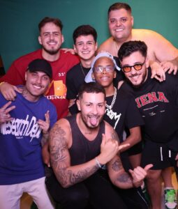 Jon Vlogs Instagram - Hoje tem acampamento maluco 🏕️🔥💚