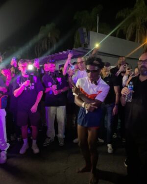 Jon Vlogs Instagram - Em 48h juntei o Speed, Boca, Neymar e mais de 30 carros de luxo em SP. Noite histórica 😂