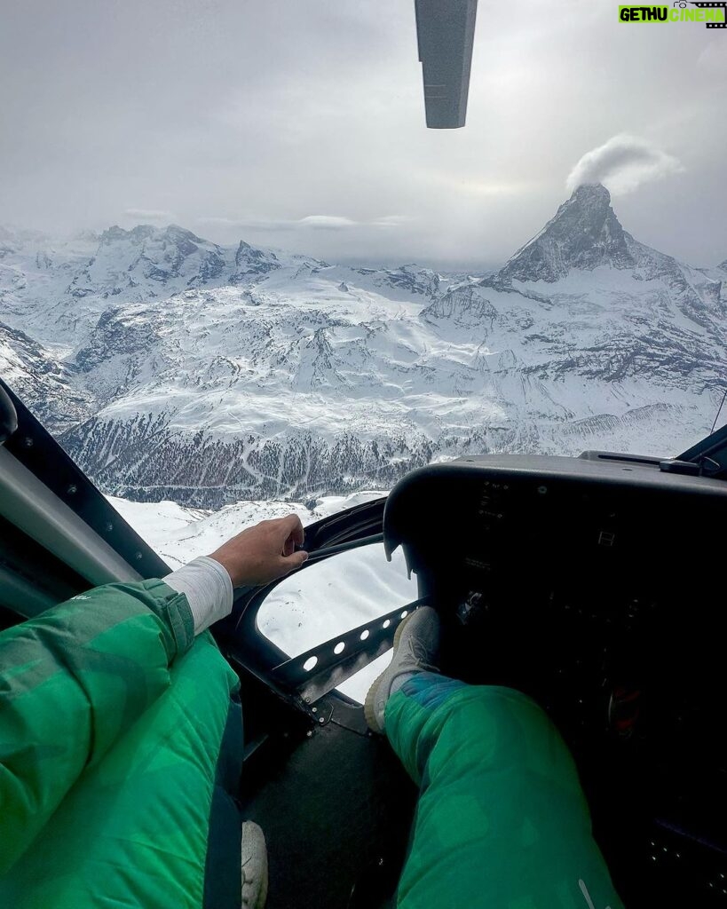 Jon Vlogs Instagram - Suíça 🇨🇭 Zermatt, Switzerland