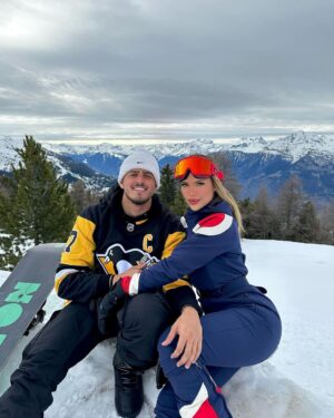 Jon Vlogs Instagram - ❄️🩵