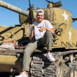 Jon Vlogs Instagram - Comprei um tanque de guerra e olha no que deu ft. Rabicó e BDJ Texas,USA