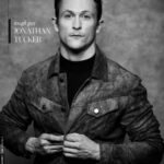 Jonathan Tucker Instagram - Is there anything from your ballet training that you bring to acting? Be punctual. Be polite. Be professional. Practice, practice, practice. And plié. ・・・ @gio_journal the #nextwave styles by @justinlynnstyling grooming by @emilymosesmakeup photo by @johnrussophoto #BoysDoBallet #toughguy Berlin, Germany