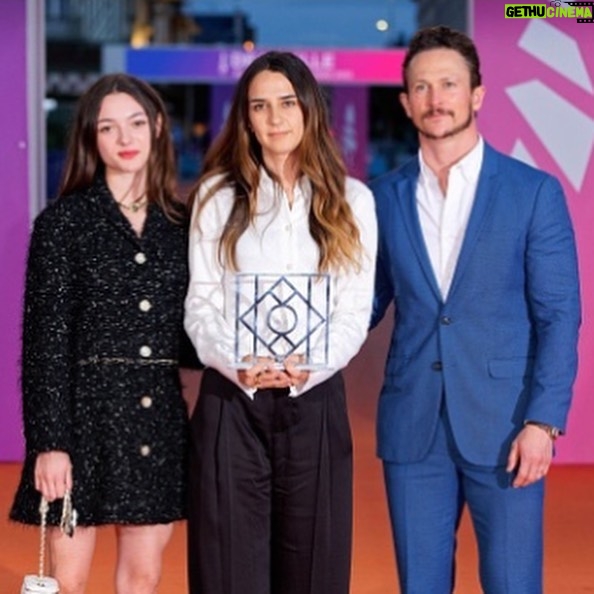 Jonathan Tucker Instagram - @jamiedack’s “Palm Trees and Power Lines” was awarded the Jury Prize at the Deauville Film Festival 2022. Thank you to the entire team @deauvilleus who made the week so remarkable. Deauville, France
