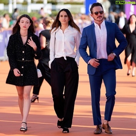 Jonathan Tucker Instagram - @jamiedack’s “Palm Trees and Power Lines” was awarded the Jury Prize at the Deauville Film Festival 2022. Thank you to the entire team @deauvilleus who made the week so remarkable. Deauville, France