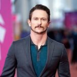 Jonathan Tucker Instagram - @jamiedack’s “Palm Trees and Power Lines” was awarded the Jury Prize at the Deauville Film Festival 2022. Thank you to the entire team @deauvilleus who made the week so remarkable. Deauville, France