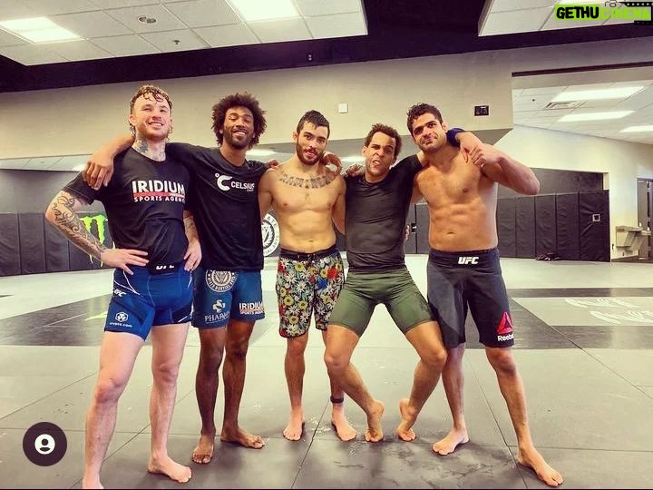 Jordan Leavitt Instagram - Just killing wit da boyz😎✊🏿 #longlivethemonkeyking I don't know what I'm doing with my legs... but apparently I felt like doing that🤔✌ #mma #bjj #ufc #warmonkeyking #jordanleavitt #syndicate #monkeyking #judo #sambo #wrestling #boxing #muaythai #tuffnuff