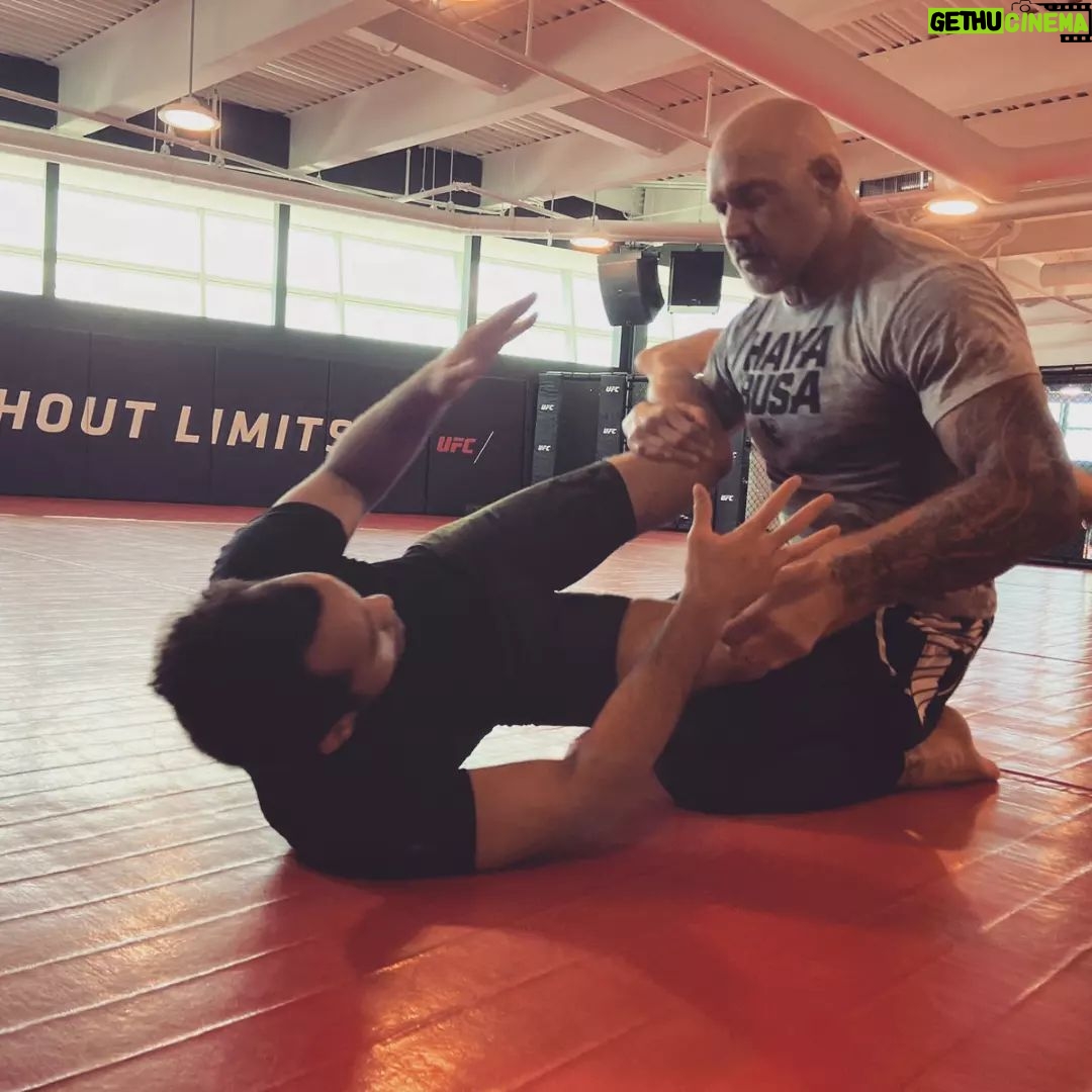 Jordan Leavitt Instagram - Every day I'm increasing my capacity for violence.🤓 #longlivethemonkeyking There are some things you can't learn from YouTube or instructionals. I have all the material @neilmelansonmma has ever released and I still feel like I know nothing.😂 There are few minds in the fight game that humble me and Neil is one of them. I'm always thankful for the opportunity to learn from the master himself😈#warmonkeyking #mma #bjj #ufc #jordanleavitt #syndicate #monkeyking #judo #sambo #wrestling #boxing #muaythai