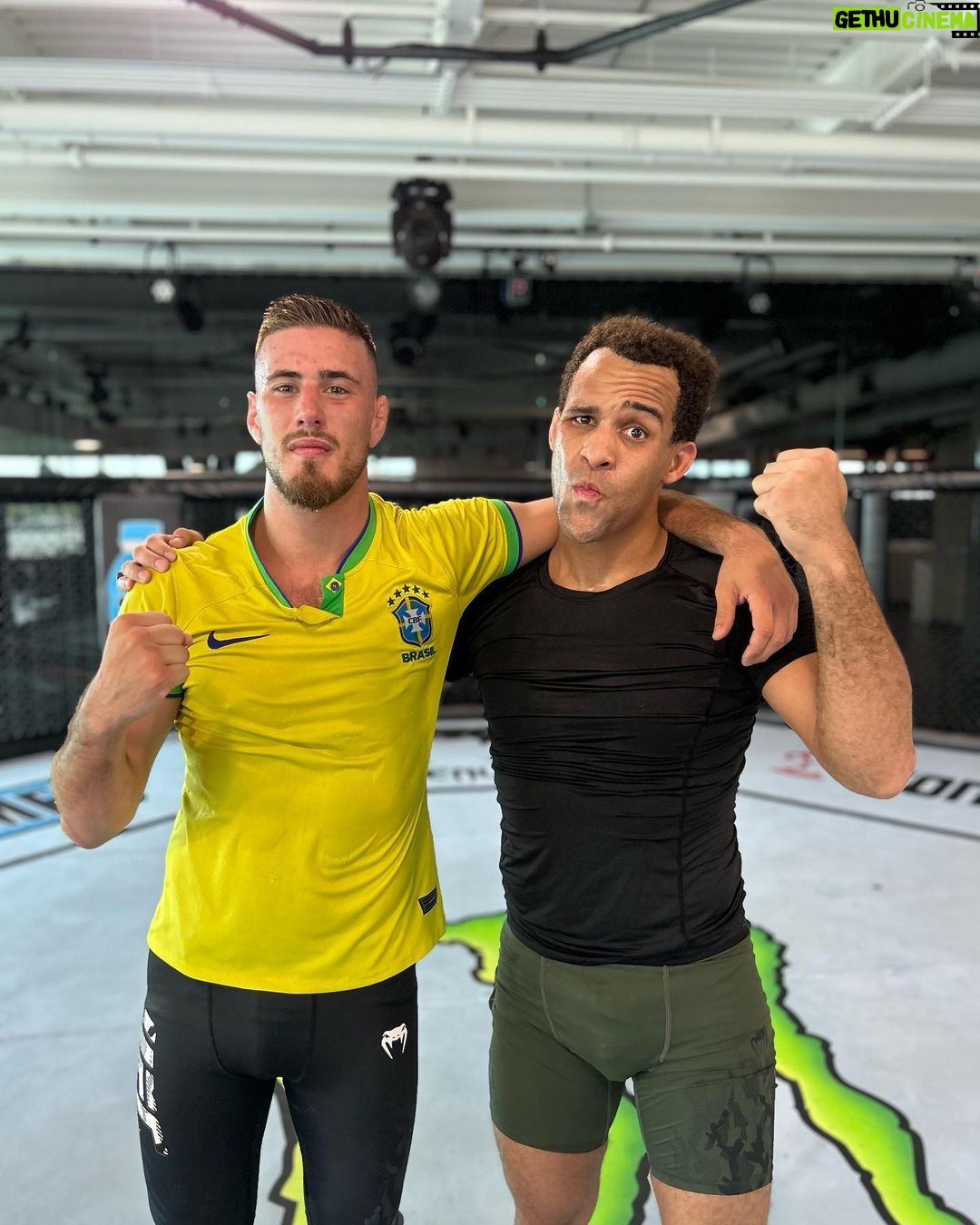 Jordan Leavitt Instagram - Good work! So good to work and grind again with my bro after some time💪🏻✊🔥 #themonkeyking #thehypeisreal Las Vegas, Nevada