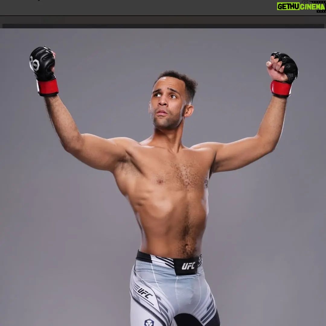 Jordan Leavitt Instagram - "Two little mice fell into a bucket of cream. The first mouse quickly gave up and drowned. The second mouse, wouldn’t quit. He struggled so hard that eventually he churned that cream into butter and crawled out. Gentlemen, as of this moment, I am that second mouse." Guess who just signed a new 4 fight deal with the UFC!? 😎🤑 After 8 years of fighting I continue to defy the odds and crush my dreams. 🥲 "Two roads diverged in a wood, and I, I took the one less traveled by, and that has made all the difference" ~ Robert Frost, The Road Not Taken Can't stop Won't stop 🤨 I have another big announcement to make soon 🤫 #longlivethemonkeyking #warmongering #mma #bjj #ufc #jordanleavitt #Sambo #wrestling