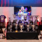 Jordi Alba Instagram – Me hace muy feliz haber cerrado esta maravillosa etapa rodeado de tantos compañeros, amigos y familiares que han sido fundamentales en este viaje. Una noche emotiva y muy bonita, a la altura de lo que hemos vivido estos años. Gracias al @fcbarcelona y a todos los que pudisteis acompañarme, y también a los que de algún modo estuvisteis presentes. 💙❤️ Me voy realmente orgulloso de lo que he hecho, de lo que conseguimos, y con las ganas de volver algún día a la que siempre será mi casa.