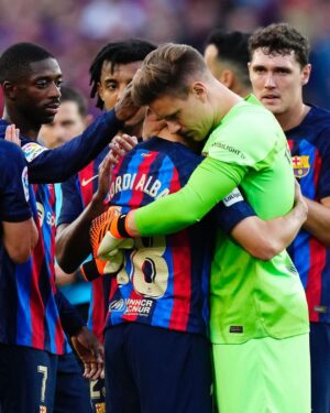 Jordi Alba Instagram - Una noche que nunca olvidaré. Espectacular la gente!! Solo puedo decir 𝗚𝗥𝗔𝗖𝗜𝗔𝗦 por haberme hecho pasar uno de los días más bonitos de mi carrera y despedirme del club de mi vida entre tanto cariño, en el último partido que se va a jugar en este Camp Nou… 💙❤️🙌🏻 #forçabarça