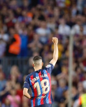 Jordi Alba Instagram - Una noche que nunca olvidaré. Espectacular la gente!! Solo puedo decir 𝗚𝗥𝗔𝗖𝗜𝗔𝗦 por haberme hecho pasar uno de los días más bonitos de mi carrera y despedirme del club de mi vida entre tanto cariño, en el último partido que se va a jugar en este Camp Nou… 💙❤️🙌🏻 #forçabarça