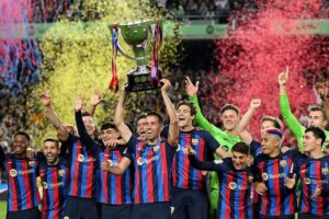 Jordi Alba Instagram - Enhorabuena a todo el equipo y a la afición por el apoyo durante toda la temporada!! #forçabarça 🏆2️⃣7️⃣💙❤️