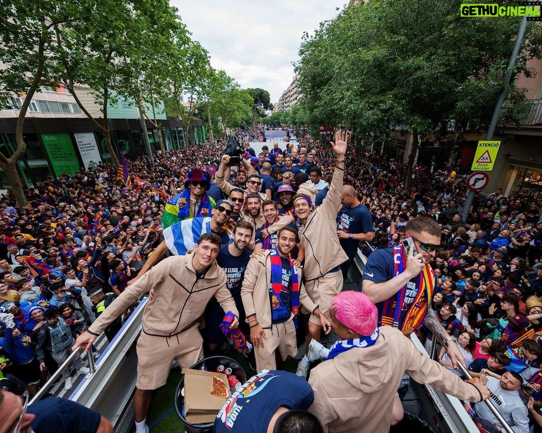 Jordi Alba Instagram - Orgulloso de ser culer ๐โค๏ธ ยก๐๐ฅ๐๐๐๐๐ฆ! ๐๐ป๐ Barcelona, Spain