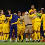 Jordi Alba Instagram - 🏆 CAMPEONES!!!!!!! 🔵🔴 Una liga muy merecida… 🙌🏻 Gracias por el apoyo durante toda la temporada, culers!!! No hay nada como conseguir títulos con el equipo de tu vida… 2️⃣7️⃣ LIGAS!! FORÇA BARÇA!!! 💙❤️