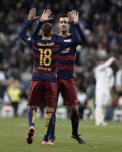 Jordi Alba Instagram - Amigo, después de tantas vivencias juntos, ¿qué puedo decirte que no sepas? Te marchas de tu casa dejando una huella imborrable en la historia del Barça. Más de 700 partidos y parte fundamental de tantos títulos y noches de gloria que todos los culers recordaremos siempre. Ha sido un gran orgullo compartir estos años a tu lado en el campo, y una suerte inmensa disfrutar de tu amistad y la de tu familia. ¡Os queremos mucho y os deseamos mucha suerte en lo que esté por venir! Gracias por todo, @5sergiob! ❤️