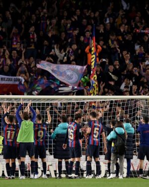 Jordi Alba Instagram - ¡Vaya noche hemos vivido en el Spotify Camp Nou! Siempre juntos. 💪🏼🤩💙❤️ #forçabarça #elclásico