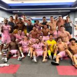 Jordi Alba Instagram - A cuartos!!! Gran trabajo de todos, hay que seguir… 🦩💪🏻⚽️💗🖤