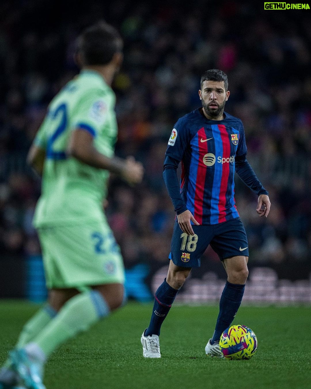 Jordi Alba Instagram - Tres puntos más en casa!! 🏟️🔵🔴