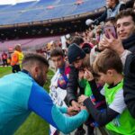 Jordi Alba Instagram – Empezando el año con el entrenamiento más especial, junto a nuestra gente en el Camp Nou. Muchas gracias a todos por venir, unidos lucharemos por nuestros objetivos en este 2023. Feliz año a todos!!
