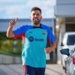 Jordi Alba Instagram - De vuelta a casa tras el parón internacional. @fcbarcelona 💙❤️