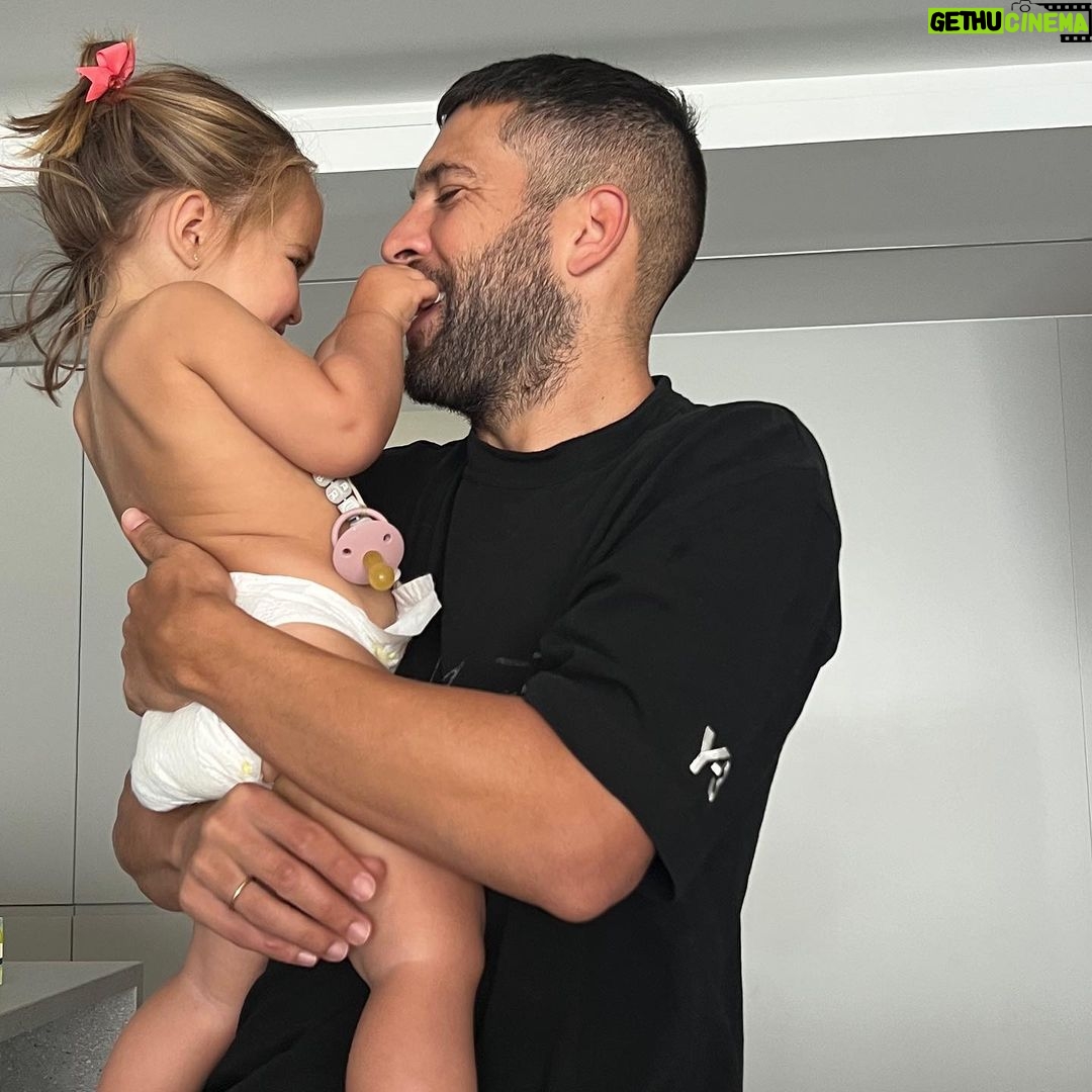 Jordi Alba Instagram - ¡Feliz cumple mi niña preciosa! Estamos súper orgullosos mami y papi de ti. ¡Te amamos!❤️