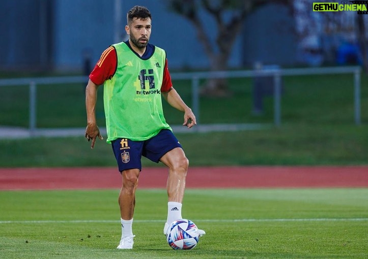 Jordi Alba Instagram - Siempre es un orgullo volver a una concentraci贸n de la @sefutbol 馃嚜馃嚫鈿斤笍