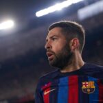 Jordi Alba Instagram – Espectacular el Camp Nou, gracias por el ambiente y el apoyo de siempre. Gran esfuerzo del equipo esta noche. Iremos a Manchester a dar todo para conseguir el objetivo!! 🔵🔴