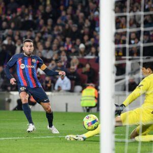 Jordi Alba Instagram - Vamossss!!! Partidazo del equipo!! Gracias a la afición por vuestro apoyo!! 💙❤️