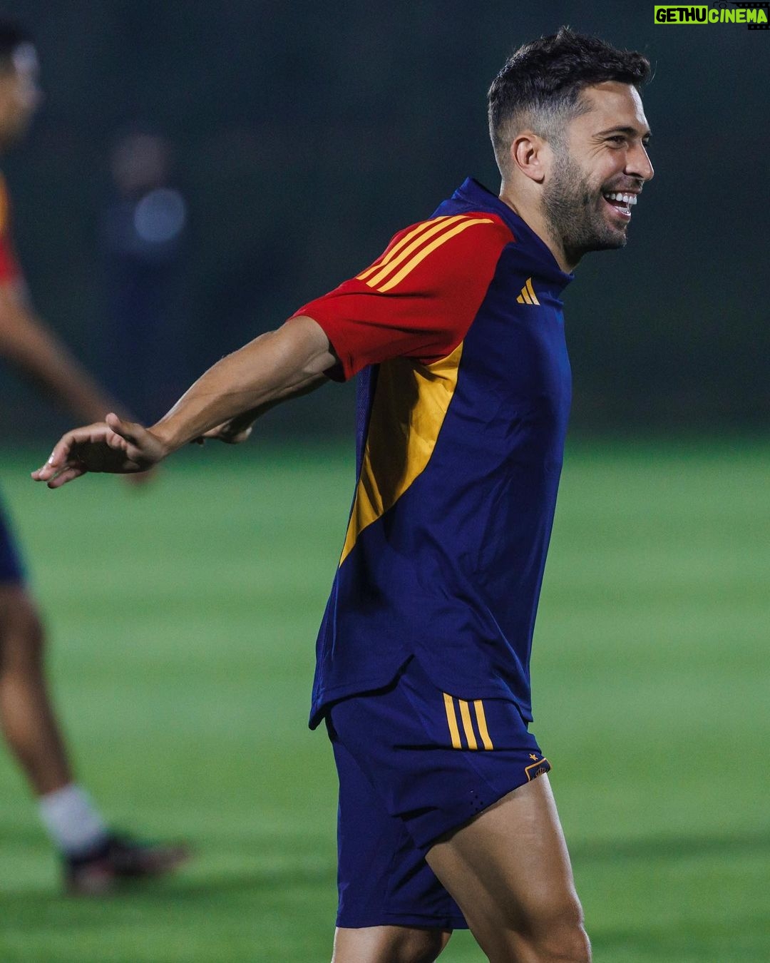 Jordi Alba Instagram - Listos para mañana. 💪🏻⚔️😄 #VamosEspaña #Catar2022