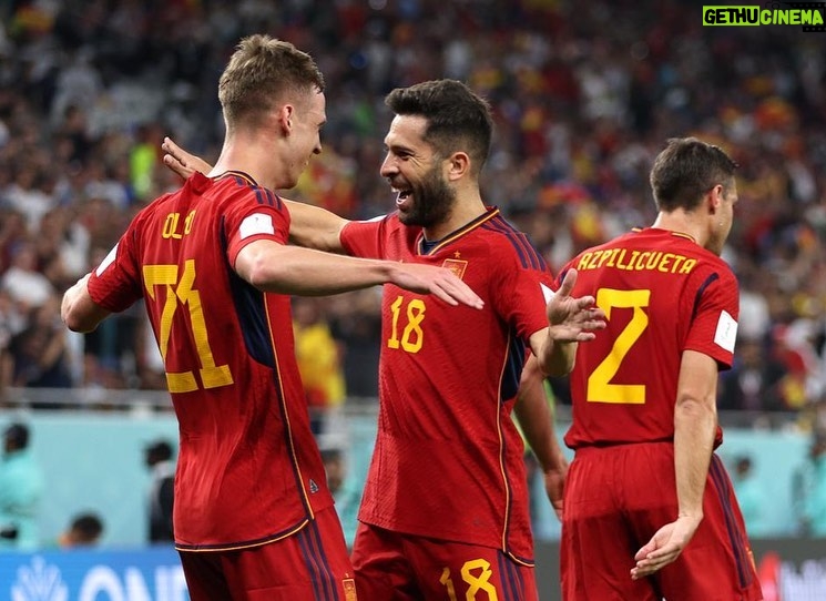 Jordi Alba Instagram - Buena equipooo, gran manera de comenzar! 👏🏼 Una victoria importante para seguir encarando con la misma fuerza cada partido. #VamosEspaña!! 👍🏼🇪🇸 #Catar2022