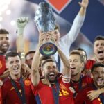 Jordi Alba Instagram – ¡¡¡CAMPEONESSSS!!! 👏🏻🏆🇪🇸

Muy contento por este momento y por poder disfrutarlo con todos los que formamos este equipo y los que nos han acompañado en el camino hasta aquí. 
Estoy muy orgulloso de todos vosotros!! 
Esta selección se merecía levantar de nuevo un título!! #NationsLeague