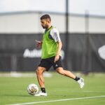 Jordi Alba Instagram - Listos para el partido de mañana. 💪🏻🖤💗