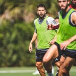 Jordi Alba Instagram - Listos para el partido de mañana. 💪🏻🖤💗