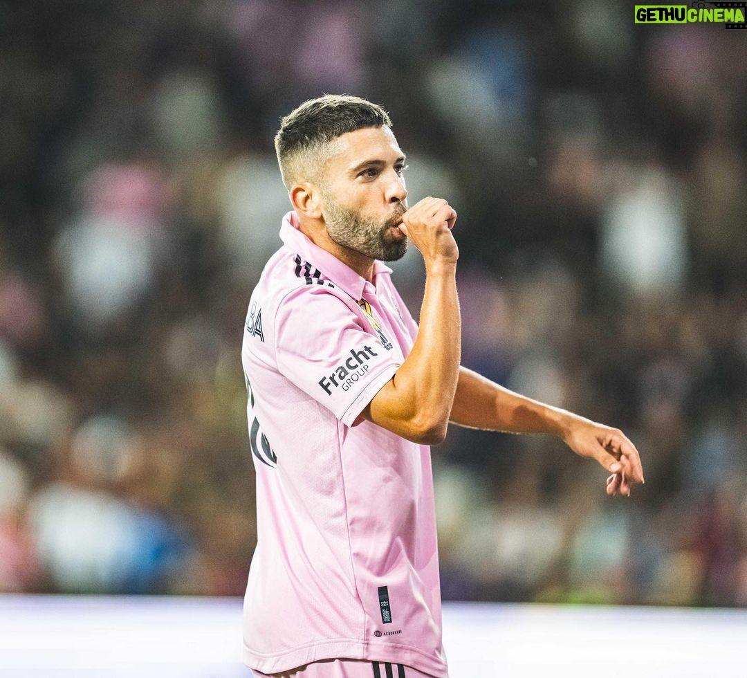 Jordi Alba Instagram - Victoria importante en una salida difícil como LA para seguir nuestro camino en la @mls… vamos!!