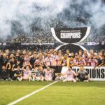 Jordi Alba Instagram - Campeones!! 🏆💪🏻 La @LeaguesCup se viene con nosotros a Miami! Felices de conseguir nuestro primer título, grande equipo!! Gracias a nuestra afición por ayudarnos a lograrlo juntos!! 💗🖤