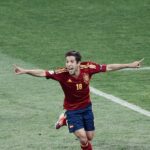Jordi Alba Instagram - Hoy juega nuestra Selección y estaré apoyándola y siguiéndola desde la distancia… Quería agradecerles enormemente a todos los que me han acompañado en este viaje increíble con la @sefutbol. Ha sido un orgullo y una alegría inmensa haber vestido esta camiseta y haber compartido tantos buenos momentos con todos vosotros. Os voy a echar de menos a todos y también muchísimo a toda nuestra afición!! GRACIAS DE CORAZÓN ♥️⚽️